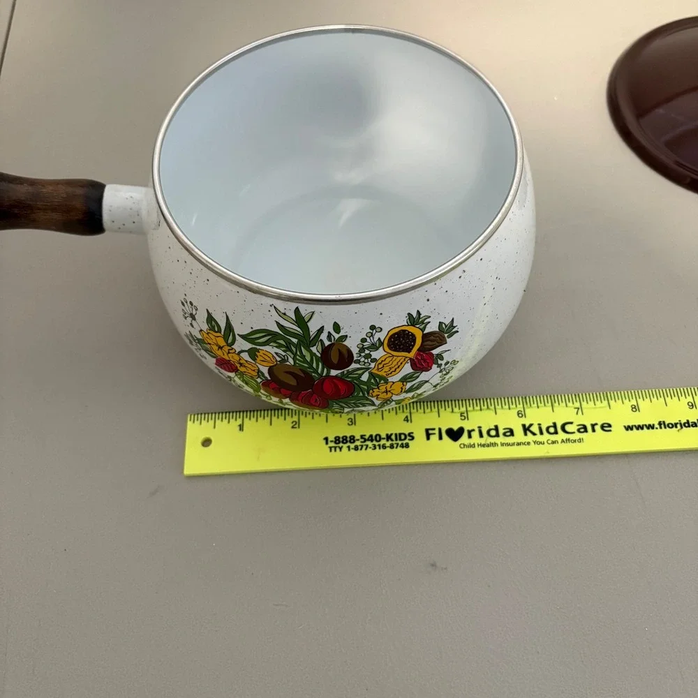 VTG Enamelware Sauce Pan with Lid Fruit Floral Motif Wooden Handle Speckled